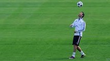 cristiano ronaldo crazy skills/tricks/freestyle in training  2017-HD| amazing moves and dribbles