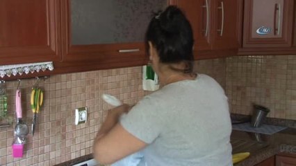 Eşi Yorulmasın Diye Evine "Çöp Boru Hattı" Kurdu