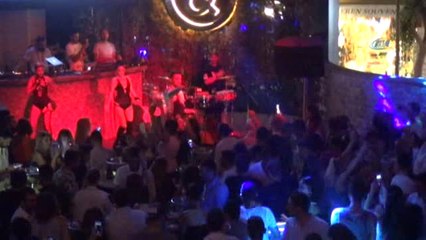 Sinan Akçıl İçin Biletler Tükendi, İzdiham Oldu