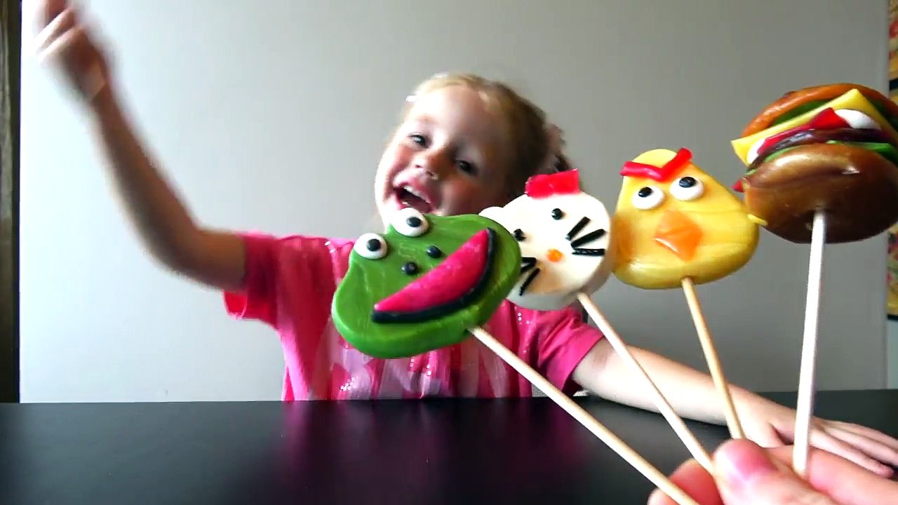 Learn Colors with Candy Crying Funny Baby and Nursery Rhymes Songs for children Banana Pool
