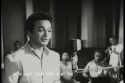 Ami Cheye Cheye Dekhi -Deya Neya - Bengali Movie Video Song -Shyamal Mitra-Uttam Kumar,Tanuja