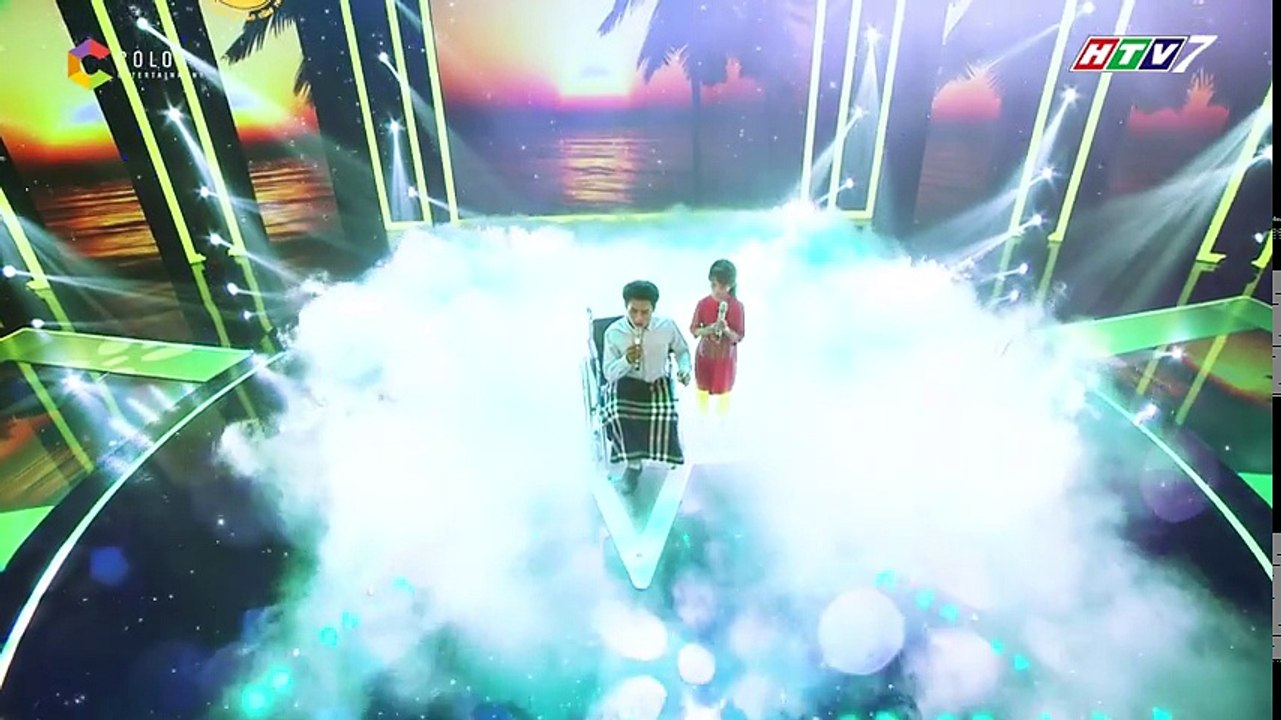 Cặp cha con bán kẹo kéo "đốn tim" khán giả bằng giọng hát "ngọt hơn kẹo"