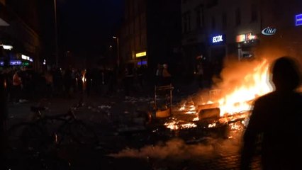 Hamburg'da Caddeler Savaş Alanı- Protestocular Dükkanları Yağmaladı