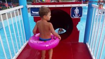 Diapositives pour enfants dans eau parc avec gros léléphant drôle vidéo de enfants jouets Canal