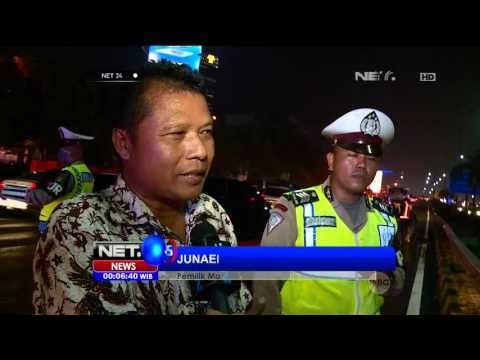 Sebuah Mobil Terbakar di Jalan Gatot Subroto Jakarta - NET24