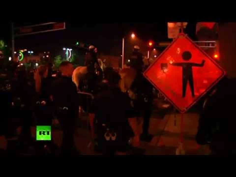 RAW: Protesters go wild at Anti-Trump rally in Albuquerque, New Mexico