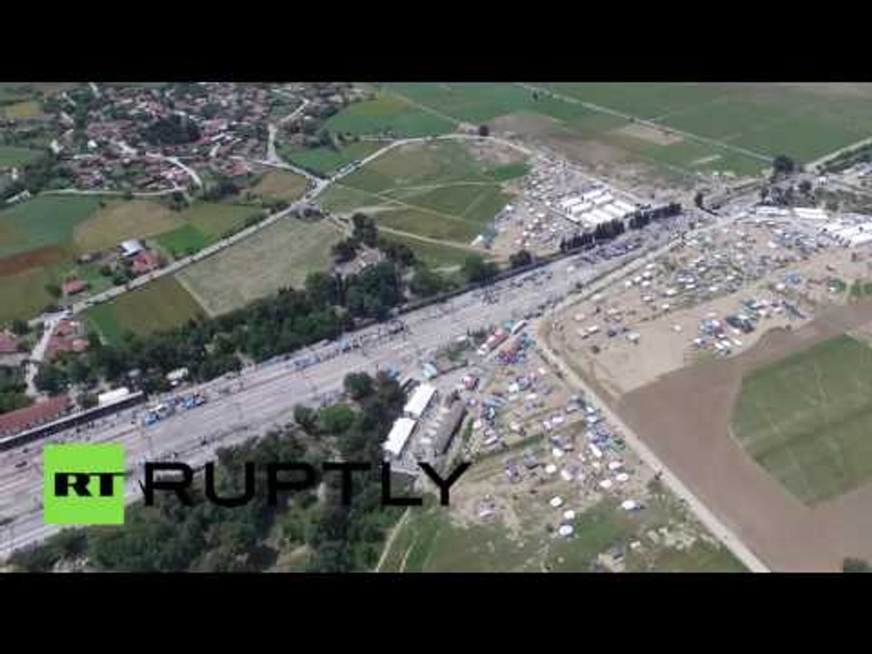 DRONE FOOTAGE: Hundreds of refugees leave Idomeni camp