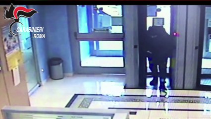 Tor Pignattara, rapinatore di banca tradito da un'impronta