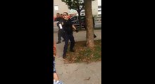 Un policier frappe un homme à terre et le gaze dans un quartiers de Besançon.