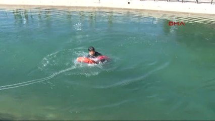 Adana Sulama Kanalına Düşen Suriyeli Kızlar Kurtarıldı