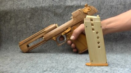 Adam Ağaçtan Tabanca Yapmış