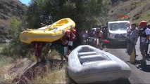 Erzincan Kemah'tan Geçen Karasu'da Rafting Yapıldı