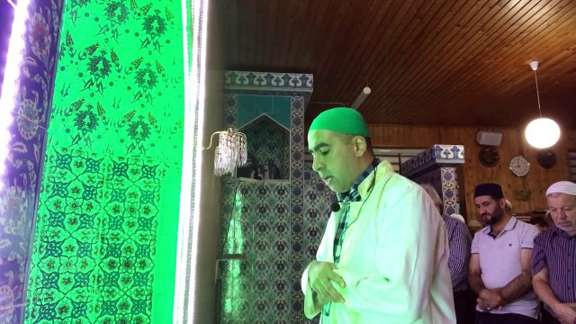 TERAVIH NAMAZI. KIRAAT SÜPER ARAP MAKAMI. KABE IMAMI SEYH MAHIR KIRAATI MAKAMI. SESI MUTLAKA DINLEYIN. MÜTHIS KIRAAT - HAFIZ METIN DEMIRTAS. Bu ses kalbinizi titretecek. Amazing imitation of Sheikh Maher Muayqali. Ünlü imamlari taklit eden genc. KURAN.