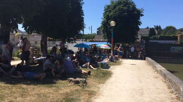 Animation à l'étang de Saint-Denis-Gastines en marge de Au Foin de la rue