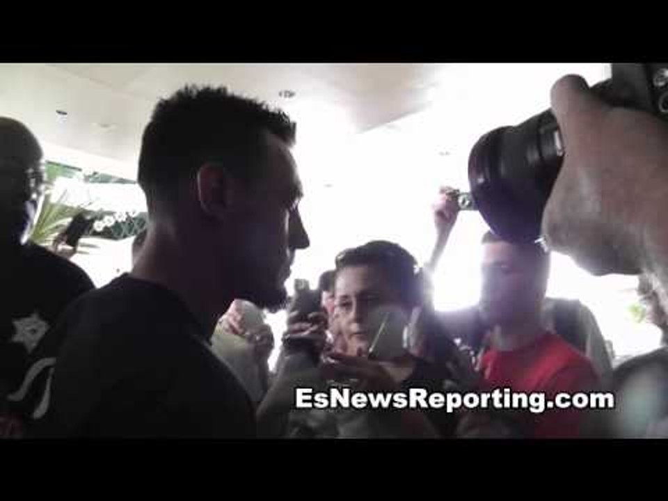 Robert Guerrero vs Floyd Mayweather Ruben Guerrero with fans - EsNews Boxing
