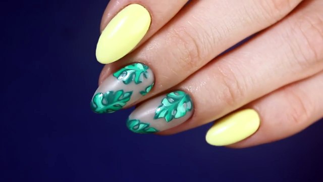Летний маникюр тропики Простой дизайн ногтей с пальмовыми листьями Модный маникюр с рисунком гель
