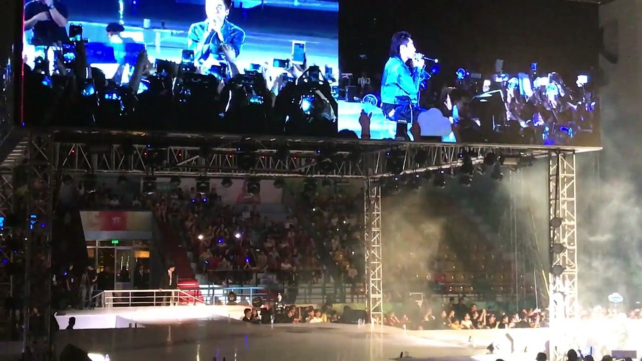 Sơn Tùng hát chay Chắc ai đó sẽ về