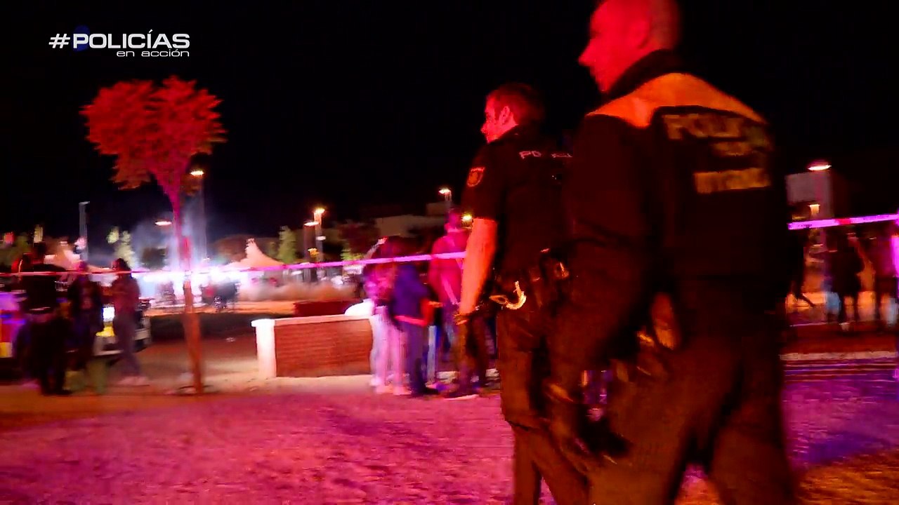Policías en acción / Inspección en el náutico