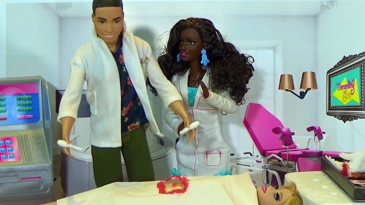 Una y una en un tiene una un en y el Delaware por un el el (o) la operación barbie vida muerte capítulo 9 juguetes barbie español