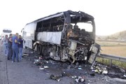Afyonkarahisar'da Faciadan Dönüldü! Seyir Halindeki Tur Otobüsü Yandı