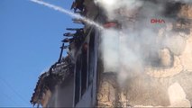 Kütahya'da 3 Katlı Metruk Binada Yangın