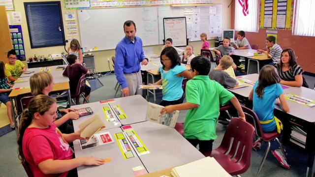 20 CÉLÉBRITÉS QUI ONT ÉTÉ HARCELÉES À L'ÉCOLE - Lama Faché