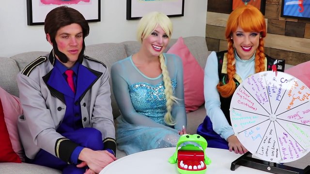 Crocodile Dentist Challenge Game Anna vs Hans vs Elsa. Totally TV , Animated Movies cartoons 2017 & 2018 , animated cartoons 2017 & 2018