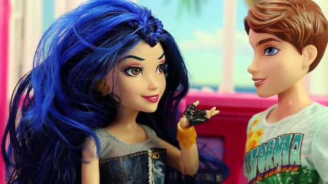 Descendants Mal Kidnapped by Audrey and Chad. DisneyToysFan , Animated Movies cartoons 2017 & 2018 , animated cartoons 2017 & 2018