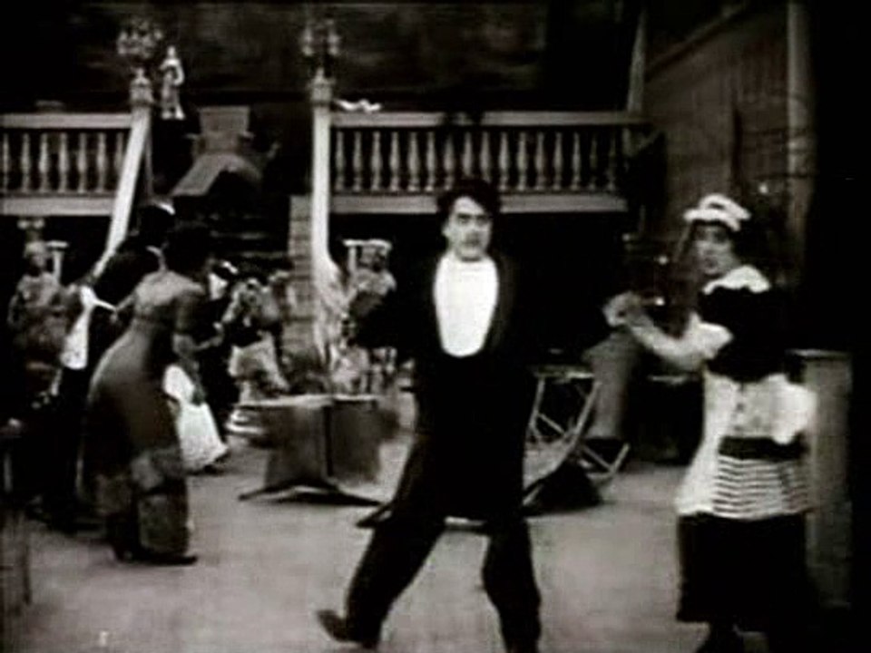 Charlie Chaplin - 1914-11-14 - Прерванный роман Тилли (Tillie's Punctured Romance) P2
