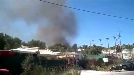 Lesbos, rebelohen refugjatët - Top Channel Albania - News - Lajme