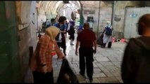 Türk Gençlerinden Kudüs'te Örnek Davranış