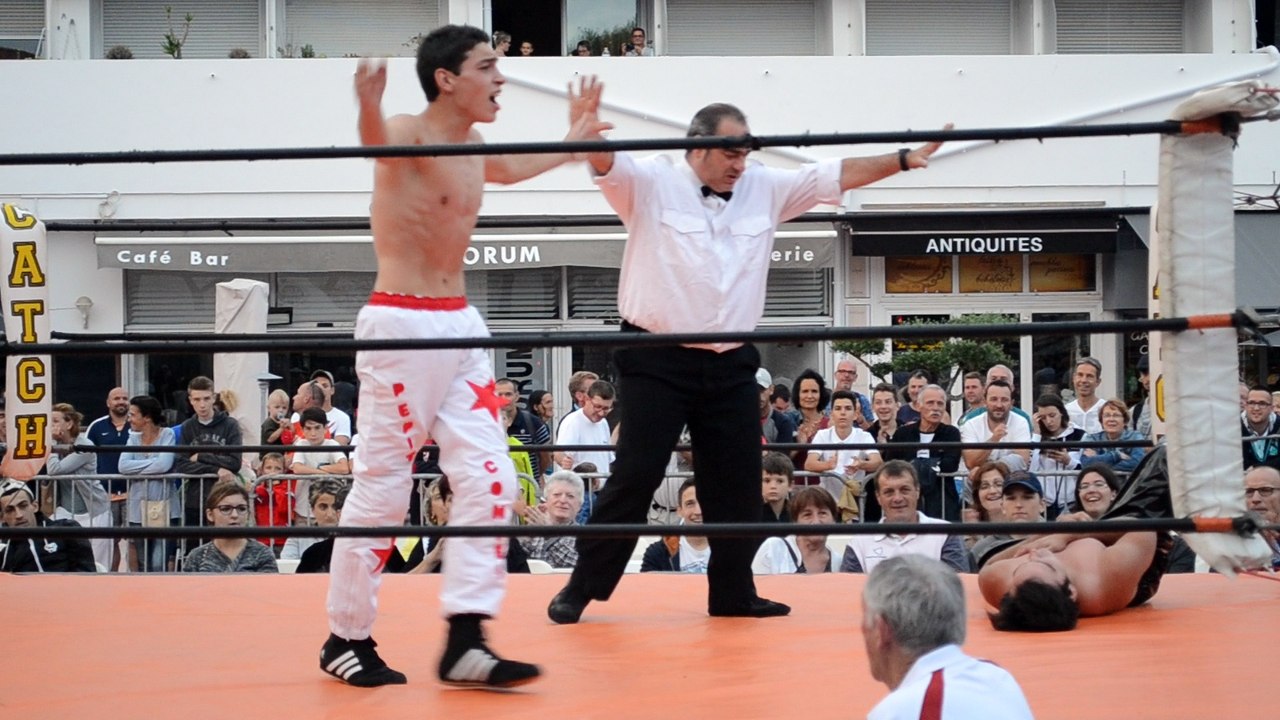 Royan : combat de catch 1/2