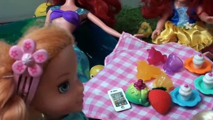 Accidente y Ana grandes congelado caballo en en poni carrera equitación niños pequeños juguetes Elsa barbie majestad