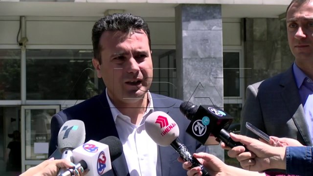 Заев во обвинителството за двојните функции на пратениците од ВМРО