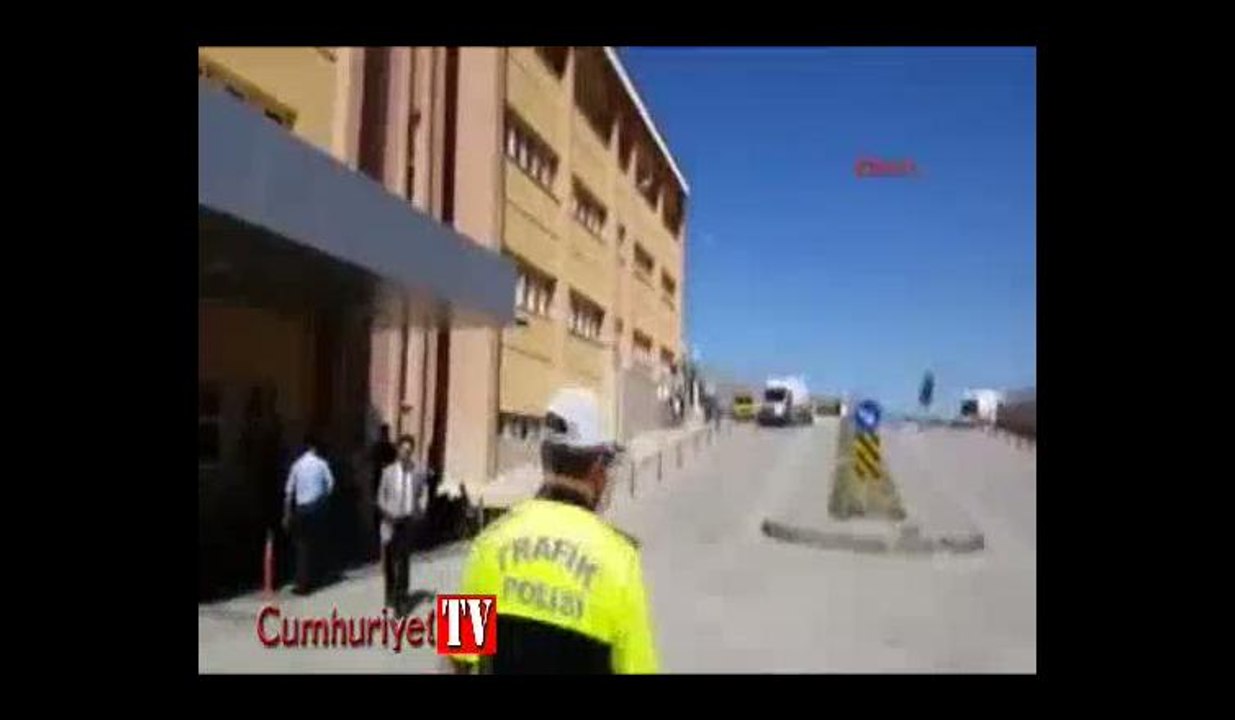 Erzincan'da patlama: 3 asker yaralı