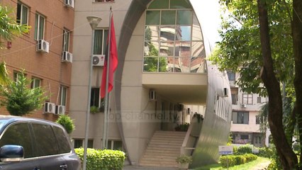 Përplasja me ministrat teknikë, Vukaj shkarkon tatimorin - Top Channel Albania - News - Lajme