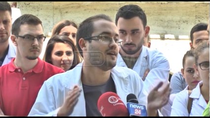Ora News – Studentët e Mjekësisë në protestë: S’është zgjedhur Këshilli Studentor