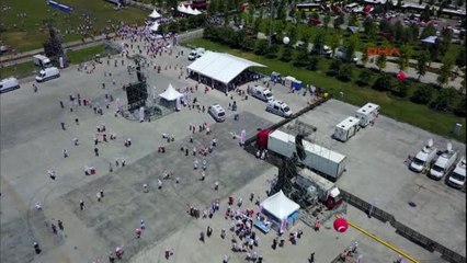 Video herunterladen: Vatandaşlar Miting Alanına Girmeye Başladı