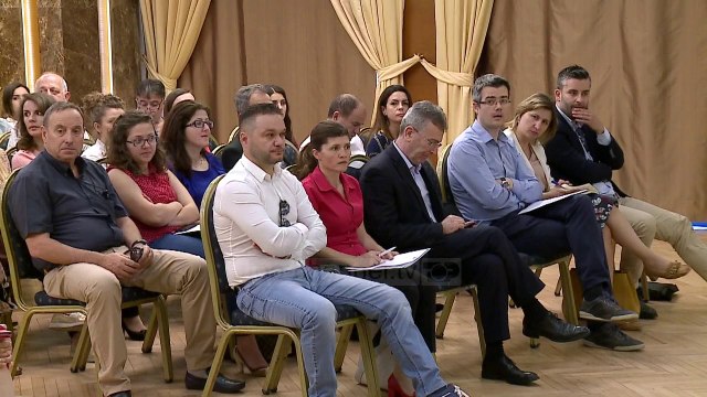 Biznesi kërkon lehtësira: Doganat të punojnë 24 orë - Top Channel Albania - News - Lajme