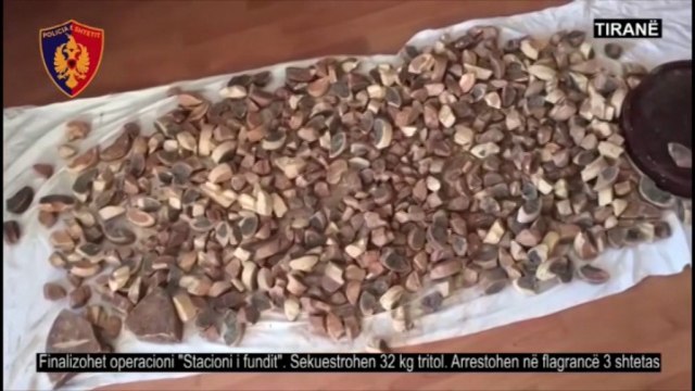 Stacioni fundit - Bllokohet makina me 32 kg tritol në aksin Fushë Krujë-Kamëz