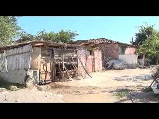 Ora News - Fshati solidarizohet dhe i ngrenë shtëpi familjes së varfër në Fishtë