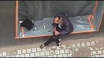 Bruxelles: il se shoote à l'héro devant les passants