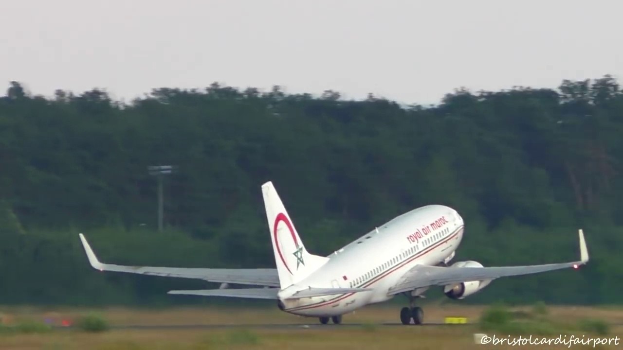 Cet avion s'y reprend à 3 fois avant de réussir à décoller !
