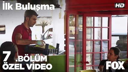 Ahmet Bey'in şakasına sinirlenen eşi üzerine kola döktü... İlk Buluşma 7. Bölüm
