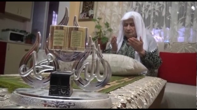 Ora News - Nënë Hatixheja, historia e 85-vjeçares që agjëron prej 25 vjetësh