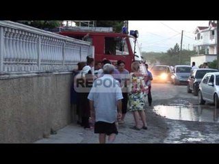 Report TV - Lezhë, zjarr në papafingon e banesës, nuk ka të lënduar