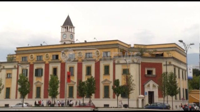 Ora News -Sot në mbrëmje afati i fundit i aplikimit për kreditë e buta