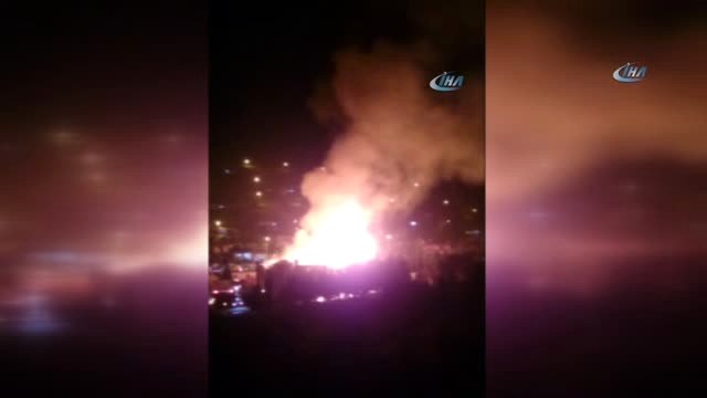 Okul Bahçesinde Yapılan Havai Fişek Gösterisi, Okulu Yaktı