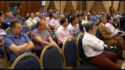 Ora News - Ekonomi: Mbështetje të fuqishme sektorit të bimëve medicinale