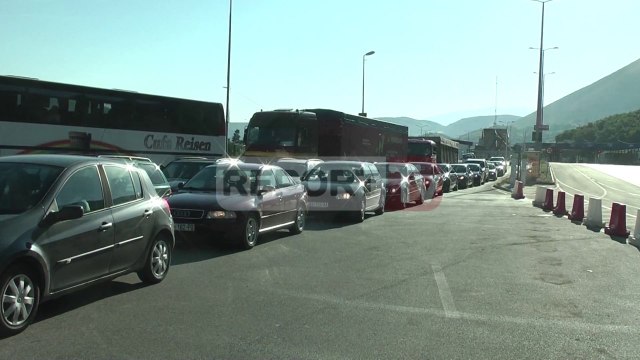 Report TV - Fluks në doganën e Morinës,qindra kosovar drejt plazheve shqiptare